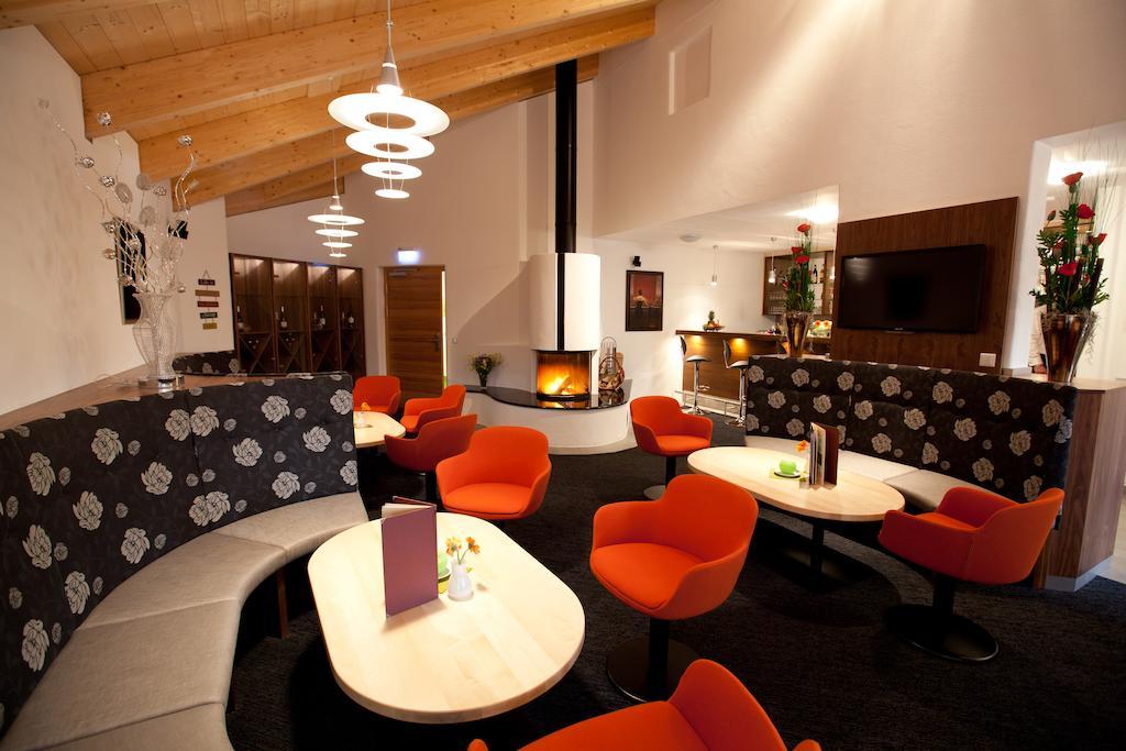 Hotel Und Appartementhof Waldeck บาดฟึสซิง ภายนอก รูปภาพ