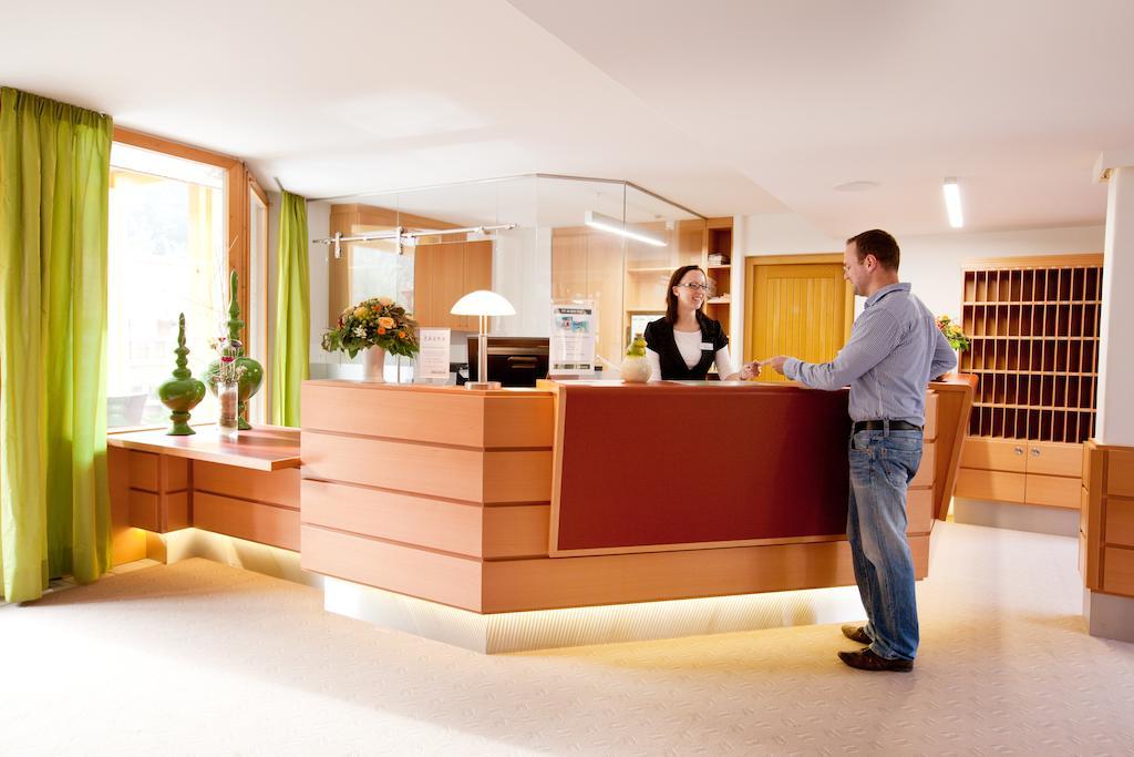 Hotel Und Appartementhof Waldeck บาดฟึสซิง ภายนอก รูปภาพ