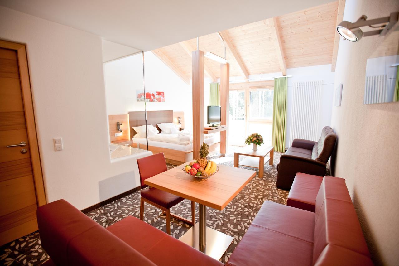 Hotel Und Appartementhof Waldeck บาดฟึสซิง ภายนอก รูปภาพ