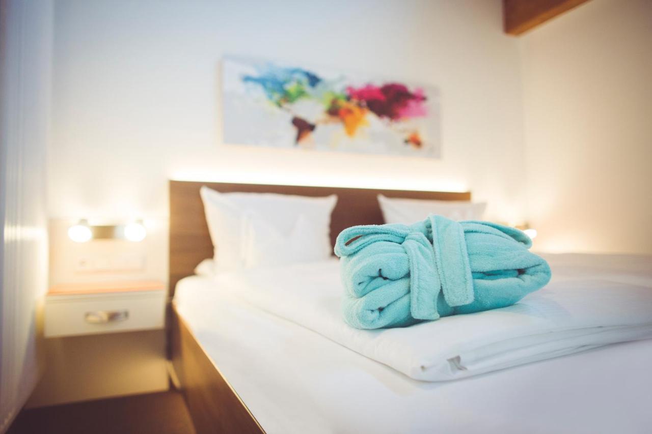 Hotel Und Appartementhof Waldeck บาดฟึสซิง ภายนอก รูปภาพ