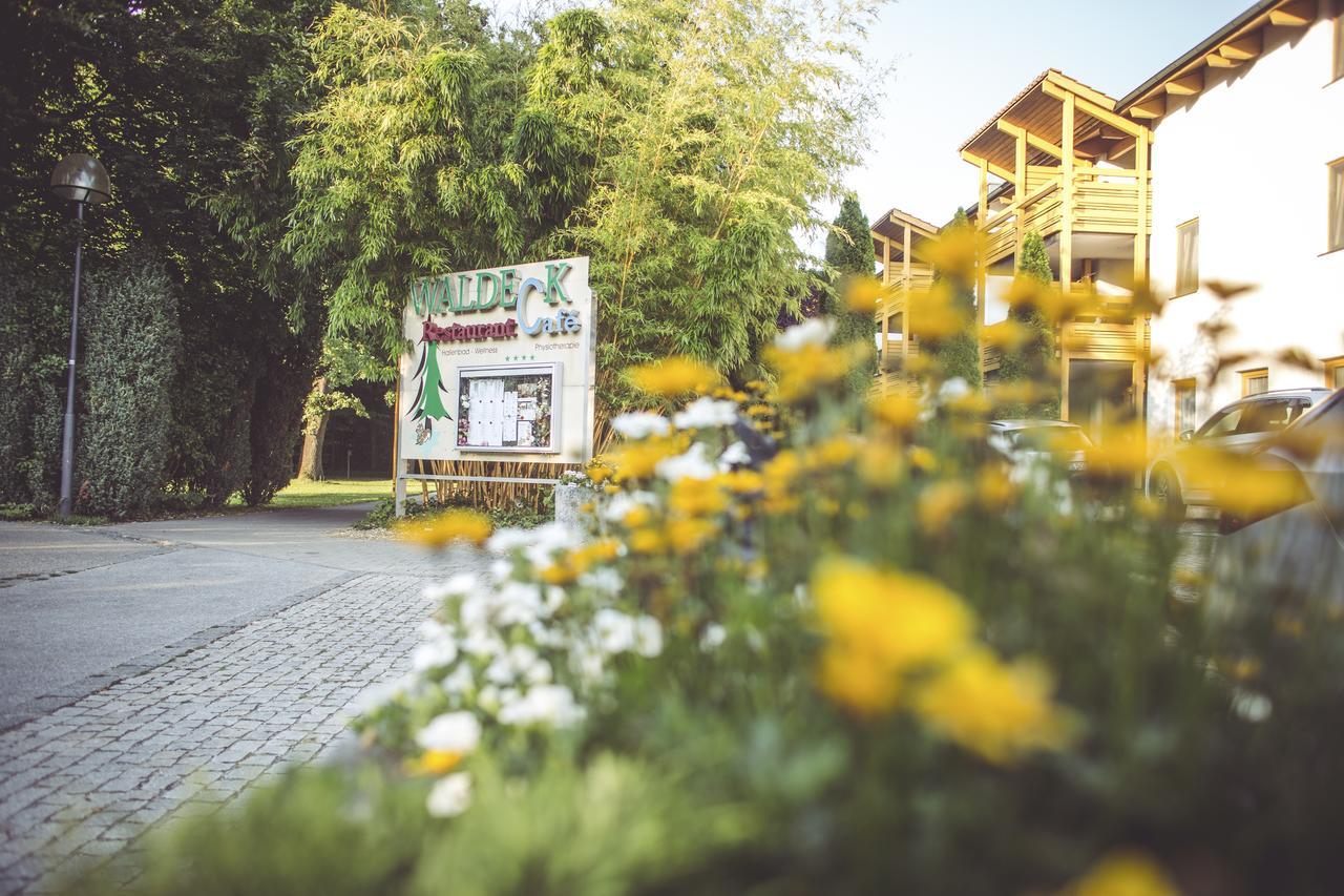Hotel Und Appartementhof Waldeck บาดฟึสซิง ภายนอก รูปภาพ